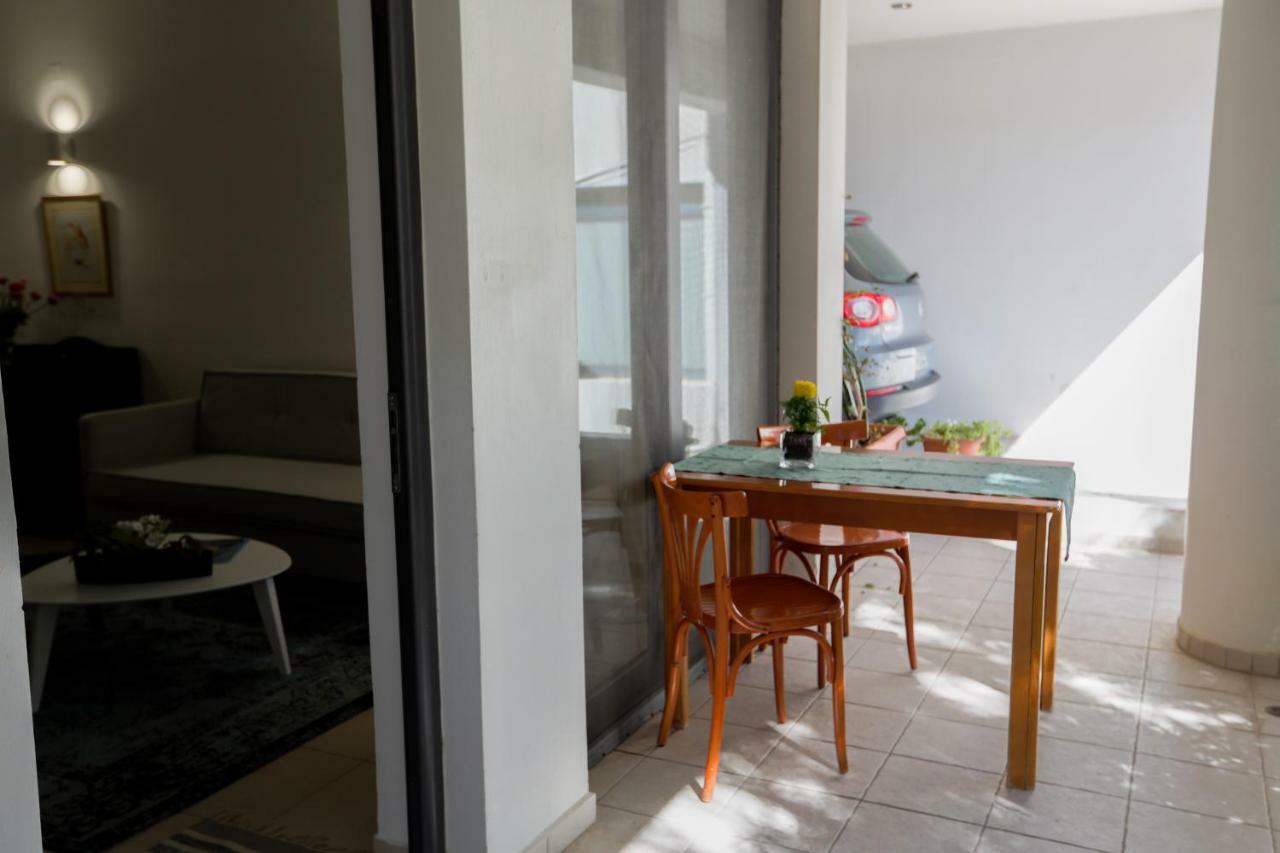 Katia's Pepper Tree Apartment *
