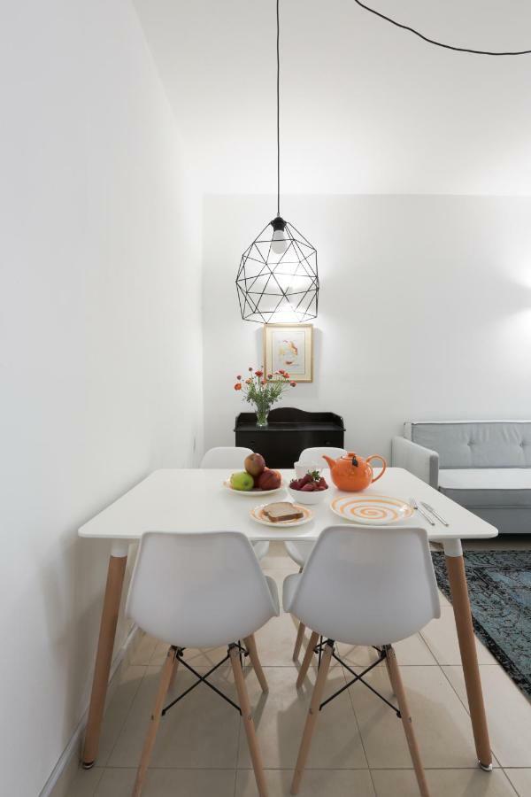 Katia's Pepper Tree Apartment